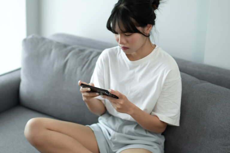 The Growing Popularity of Mobile Gaming and its Impact on Traditional Gaming