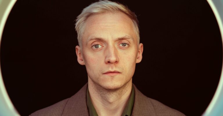 Hamish Hawk Shares New Single ‘Men Like Wire’
