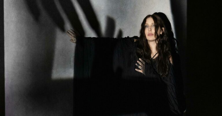 Chelsea Wolfe Announces New EP, Shares ††† Remix of ‘Tunnel Lights’