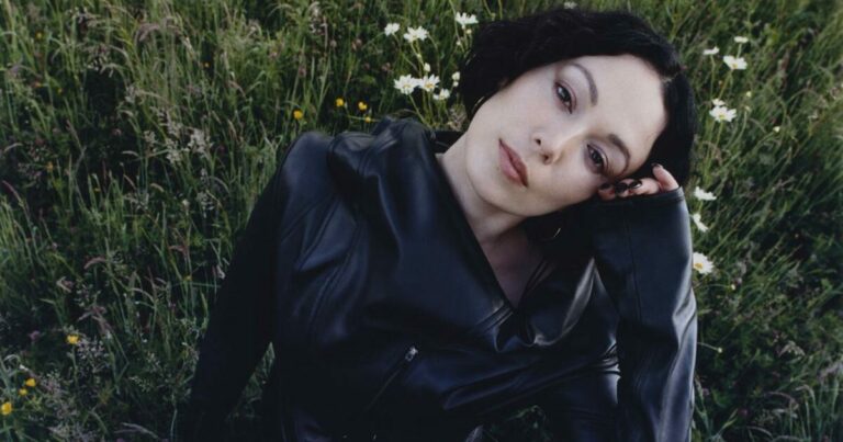 Kelly Lee Owens Announces New Album ‘Dreamstate’, Shares Video for New Song