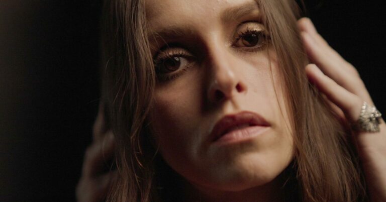 Tess Parks Announces New Album ‘Pomegranate’, Shares Video for New Single ‘Koalas’