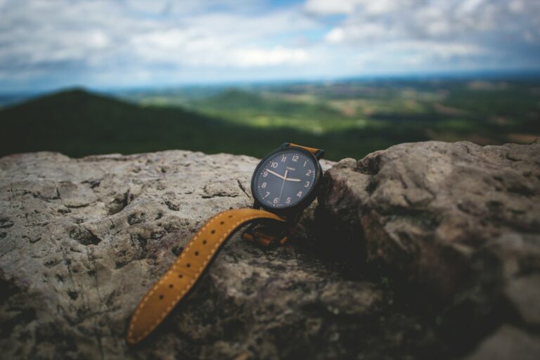 How to Perfectly Match Watch Straps and Dial Colours