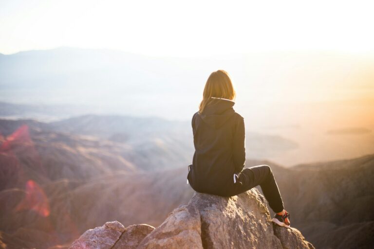 HHC & Your Endocannabinoid System: Potential Therapeutic Applications & Risks
