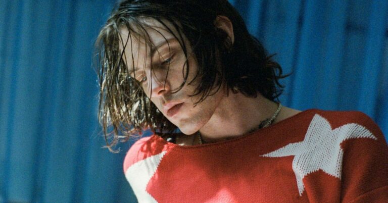 Iceage’s Elias Rønnenfelt Announces Debut Solo Album, Unveils New Single