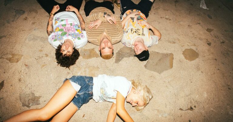 Amyl & the Sniffers Announce New Album ‘Cartoon Darkness’, Share New Single