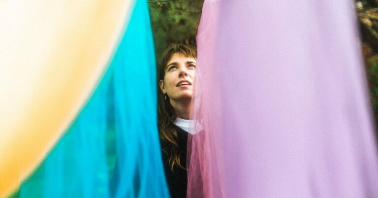 Angie McMahon Announces New EP, Shares New Song ‘Untangling’