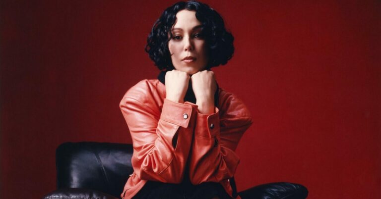 Kelly Lee Owens Releases New Song ‘Sunshine’