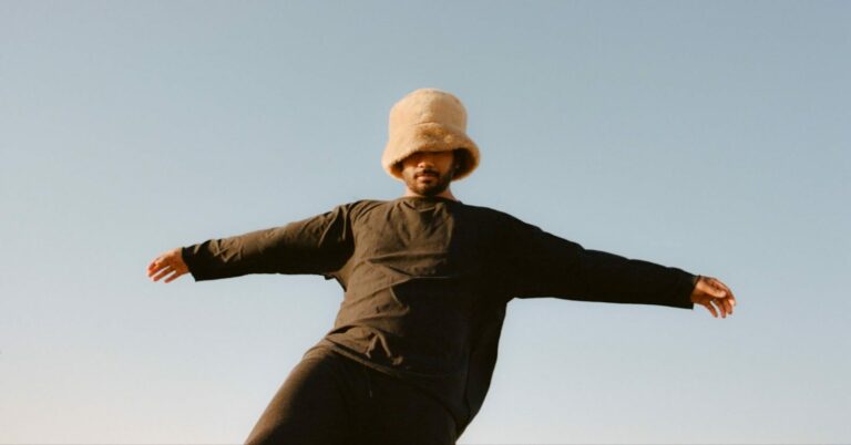 Toro y Moi Releases New Songs ‘Hollywood’ (Featuring Ben Gibbard) and ‘CD-R’