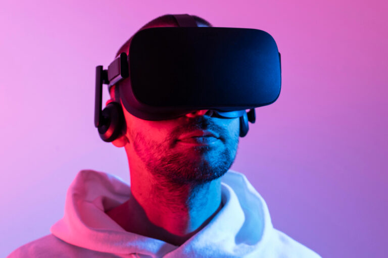 The Evolution of Online Entertainment: From Streaming to VR