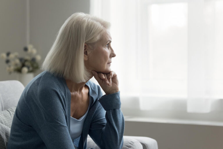 Caring for a Family Member With Alzheimer’s: Tips for Caregivers