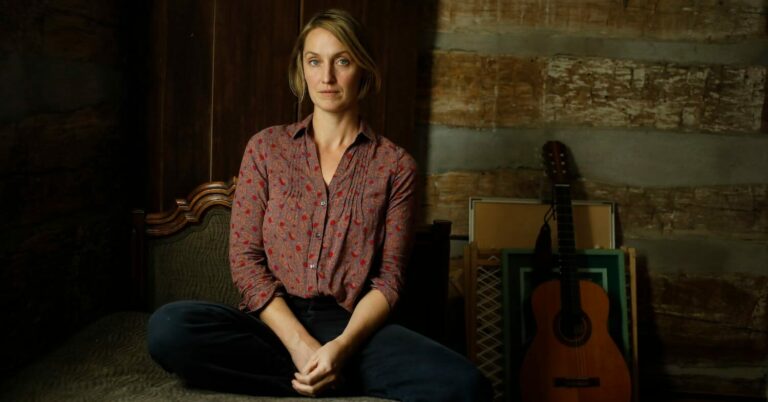 Joan Shelley Announces New EP ‘Mood Ring’, Unveils New Song