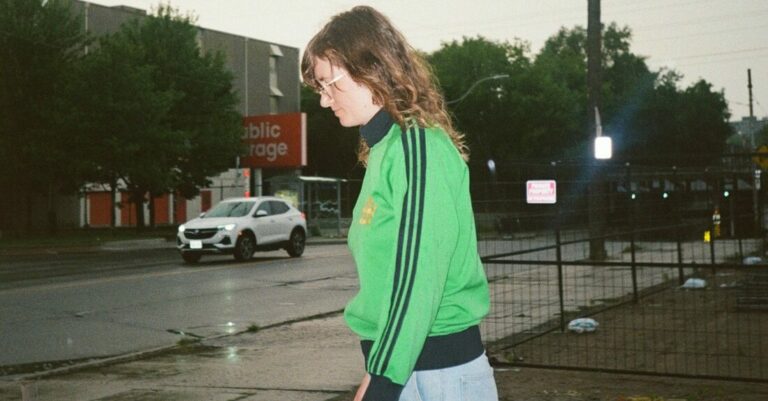 Charlotte Cornfield Unveils New Single ‘Audience of One’