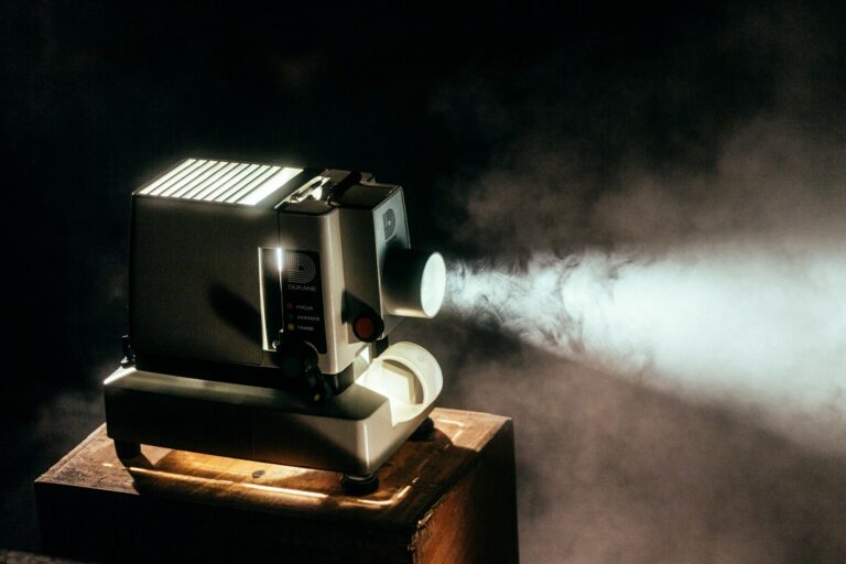 12 Reasons Prop Money 20 Dollar Bills Make Film Sets More Realistic