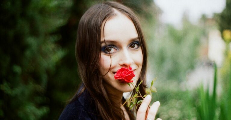 Tess Parks Shares New Single ‘California’s Dreaming’