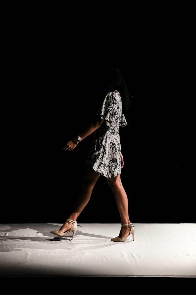 11 Tips on How to Be Classy and Elegant Without Money?