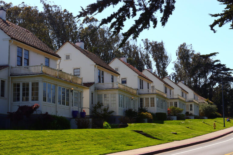 Living in Thousand Oaks: Things to Know & Places