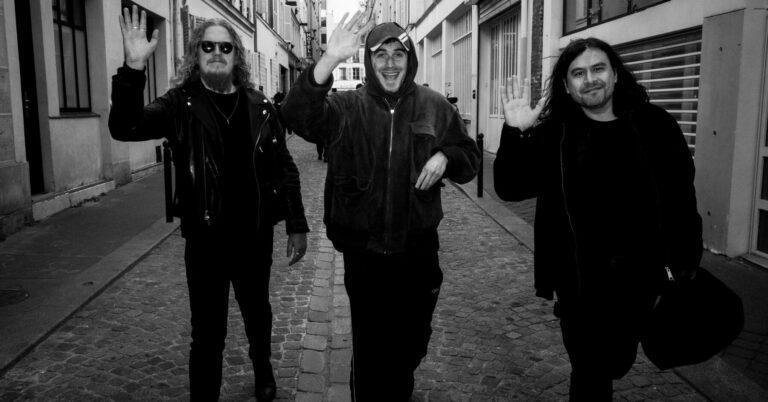 Darkside Release New Song ‘Graucha Max’