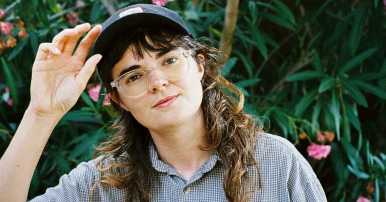Hachiku Shares Video for New Single ‘Keep on Swimming’