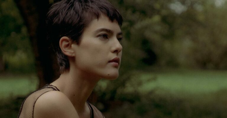 Miya Folick Releases New Song ‘Alaska’