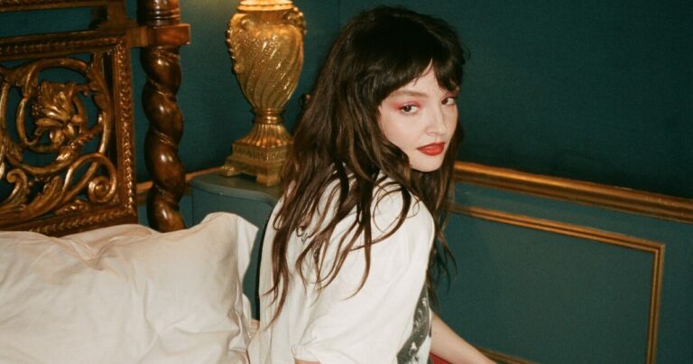 Chvrches’ Lauren Mayberry Details Debut Solo Album ‘Vicious Creature’, Shares New Single