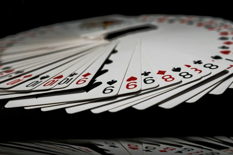 Key Features to Look for When Choosing a Reliable Online Bookmaker Like Pin Up Bet