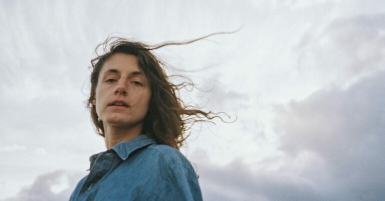 Sophie Jamieson Shares Video for New Song ‘Camera’