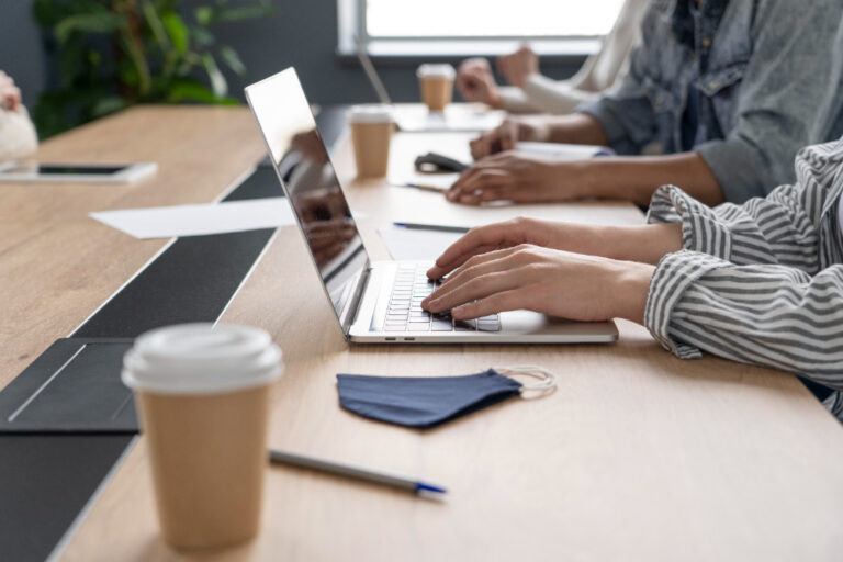 How Technology Shapes Modern Employee Well-Being Practices in the Workplace