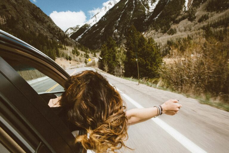 How to Balance Personal Space and Intimacy on Long Trips Together