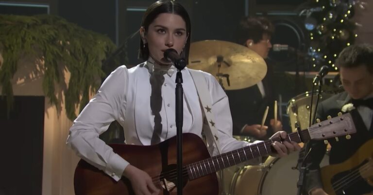 Watch Gracie Abrams Perform ‘That’s So True’ and ‘I Love You, I’m Sorry’ on ‘SNL’