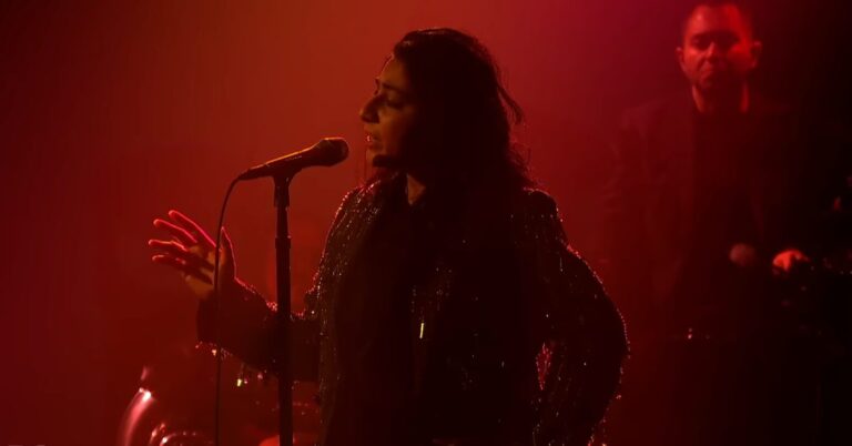 Watch Arooj Aftab Perform ‘Raat Ki Rani’ on ‘Colbert’