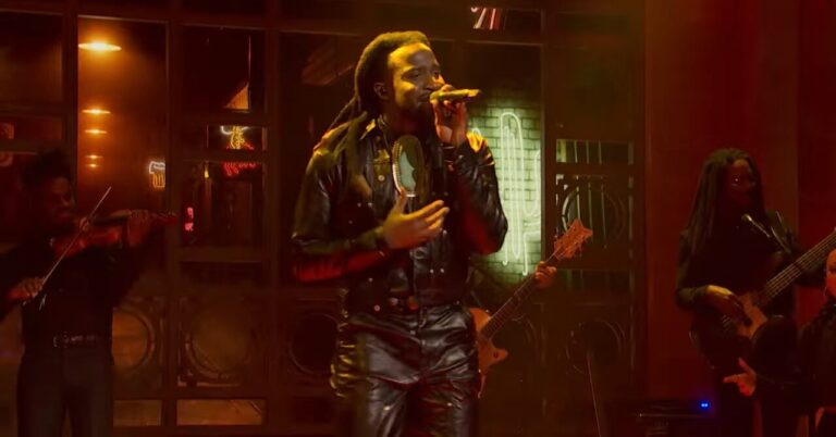 Watch Shaboozey Perform ‘A Bar Song (Tipsy)’ and ‘Good News’ on ‘SNL’