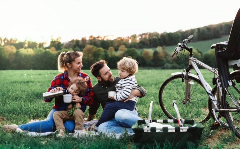 5 Outdoor Winter Activities That’ll Make Your Kids Forget TikTok Exists