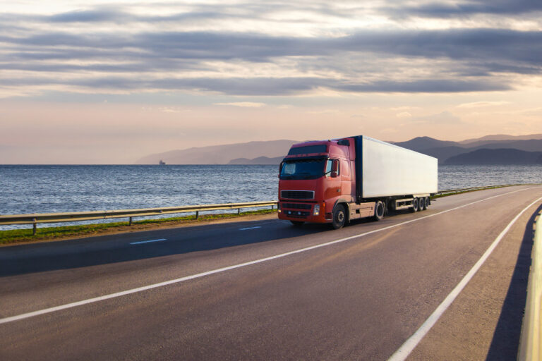 How Does a Truck Accident Lawyer Build a Strong Case for Victims?