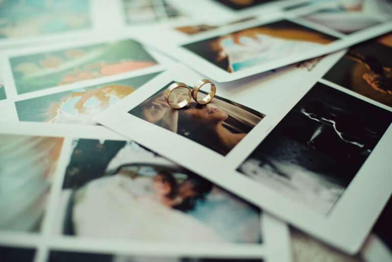 Glossy or Matte Photos for Wedding Albums: 3 Pros and Cons to Help You Decide