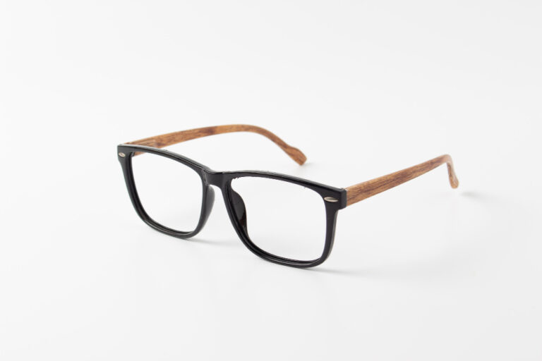 The Ultimate Guide to Choosing Reading Glasses That Suit Your Style & Save Your Sight