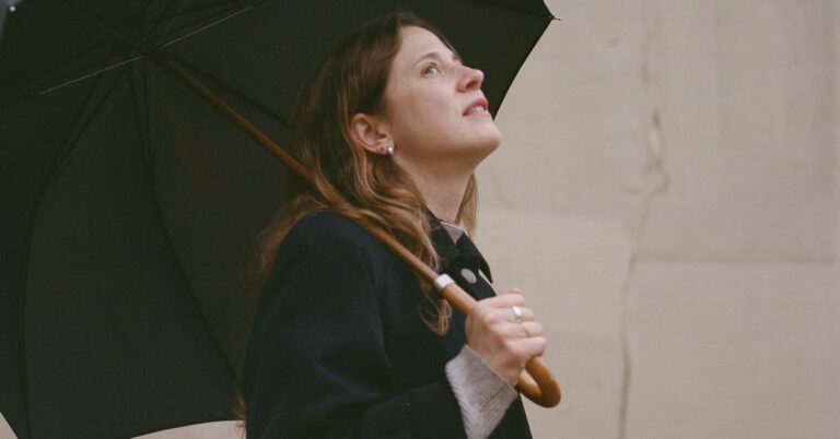 Helena Deland Unveils New Songs ‘Silver and Red’ and ‘Bigger Pieces’
