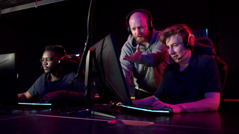 The Role of Community Management in Building Professional Gaming Teams