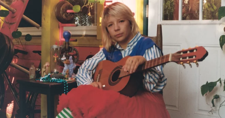 Lily Seabird Unveils New Single ‘Arrow’