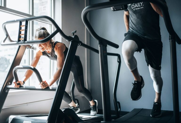 Best Creatine For Women: Weight Loss & Fitness