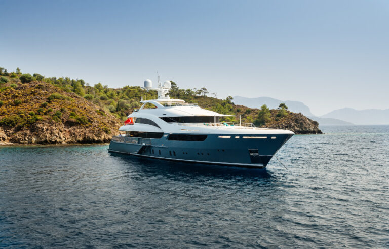 Technological Innovations On Board: What Smart Features Do the Latest Luxury Yachts for Rent in Dubai Offer