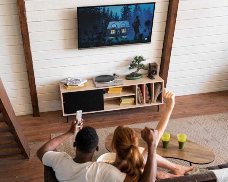 The Evolution of Home Entertainment: How IPTV Technology Revolutionized Media Consumption