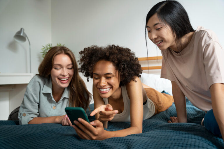 The Best Ways to Find Roommates You Vibe With
