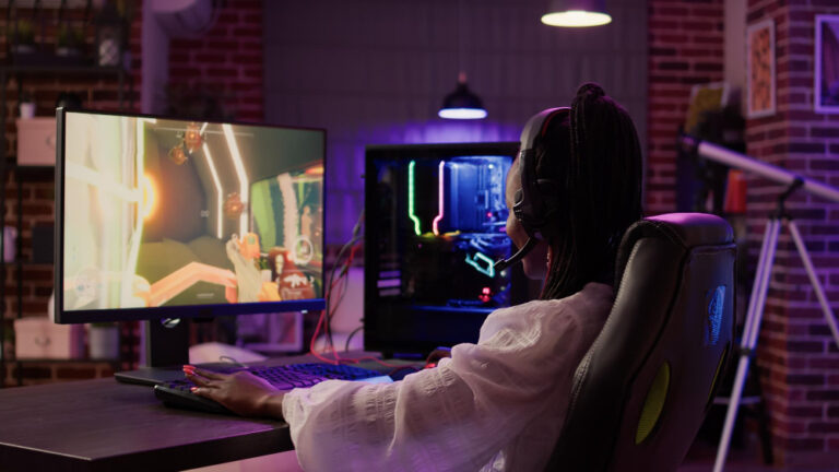 9 Gamer Habits That Save Your Spine