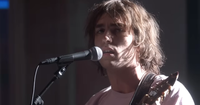 Watch Geese Perform ‘Taxes’ on ‘Kimmel’
