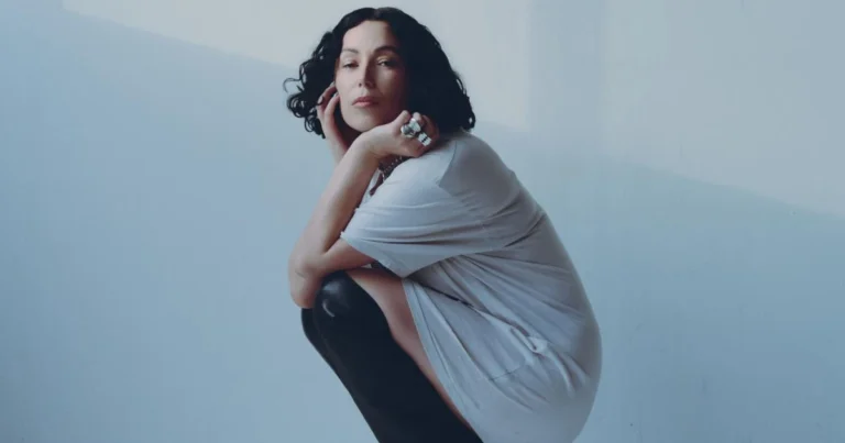 Kelly Lee Owens Announces New EP ‘Kelly’, Shares New Single