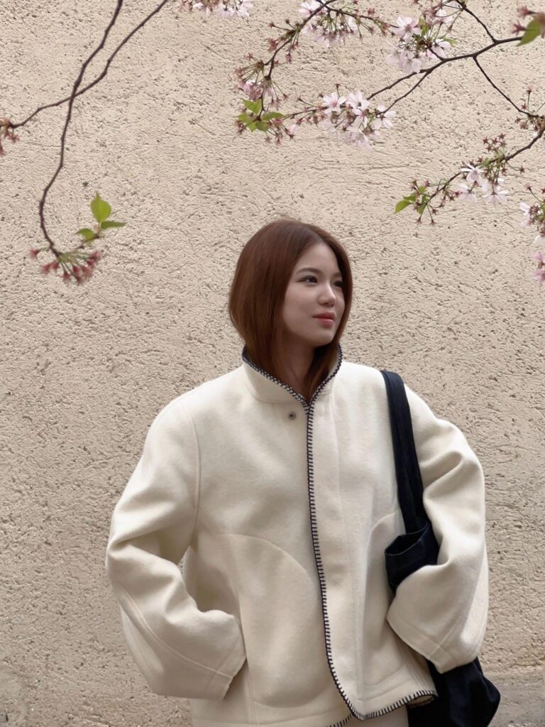 Material Echoes of the Digital: Lexiong Ying’s Dialogues Between Objects and Humans