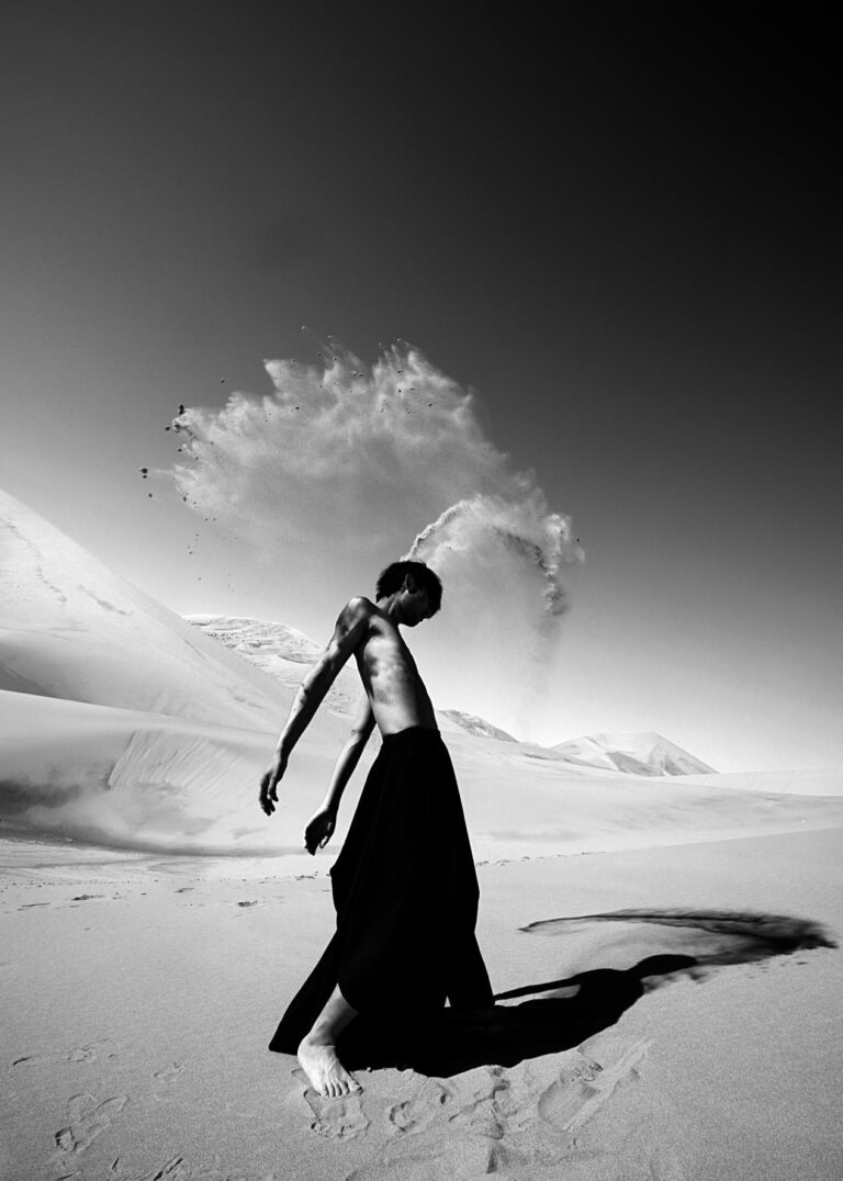 Power in Restraint: A Review of Mo Xiaojun’s Lost Series